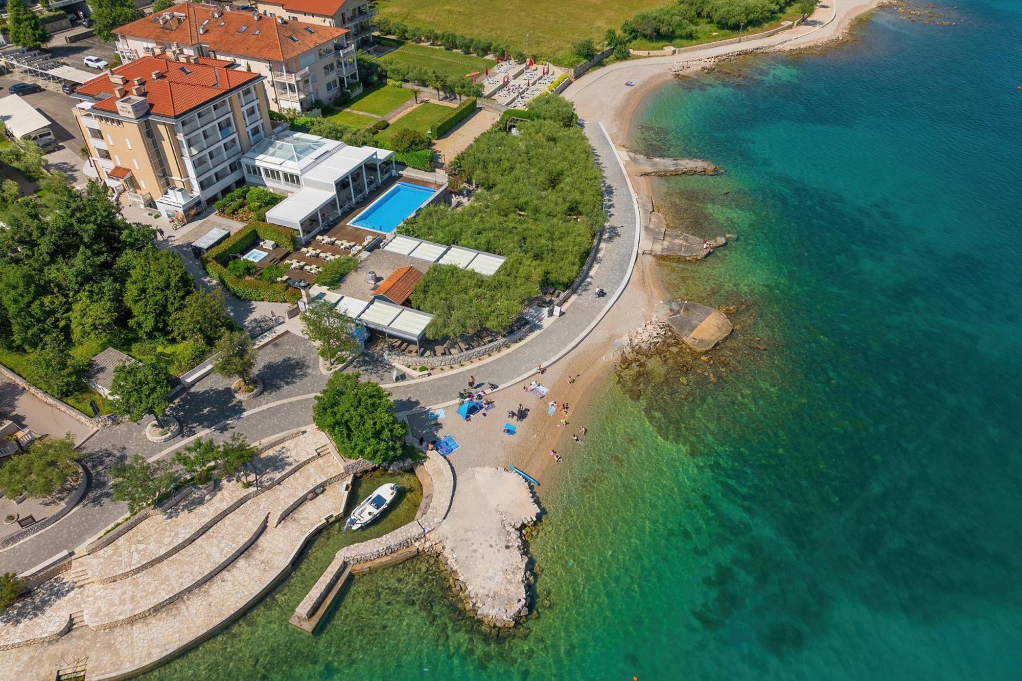 Hotel Vila Rova Malinska Bagian luar foto