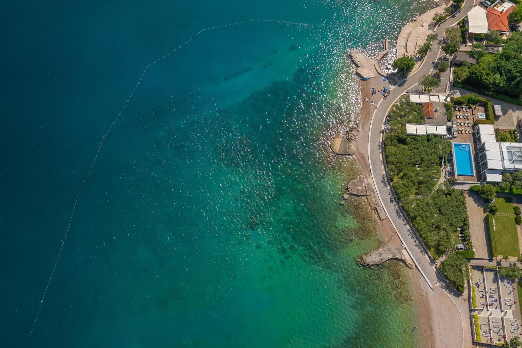 Hotel Vila Rova Malinska Bagian luar foto